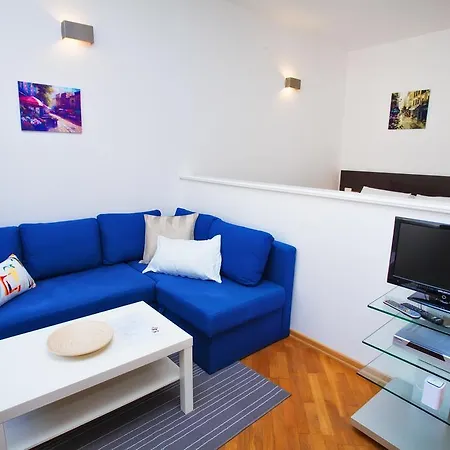 Sunny In Center Apartment Prague
